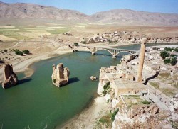 Assur zinkt in Tigris